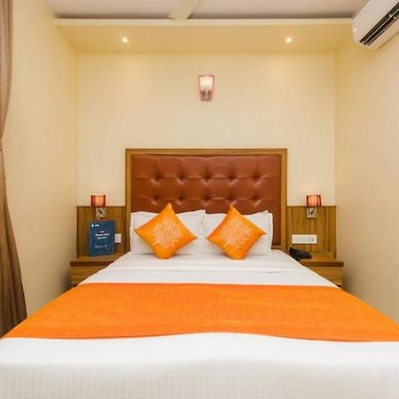 Aster Hotel Near Mumbai Airport Екстер'єр фото