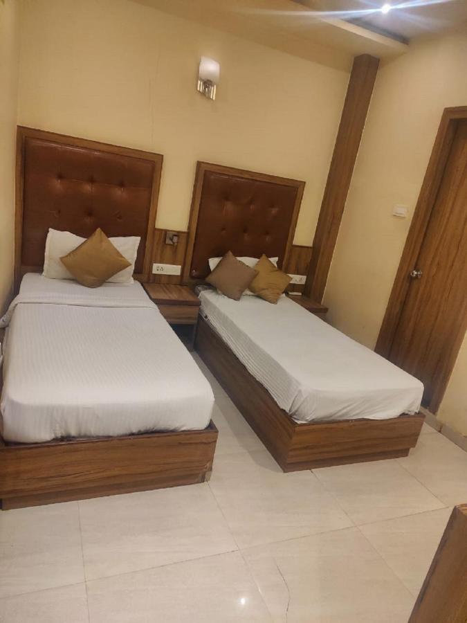 Aster Hotel Near Mumbai Airport Екстер'єр фото