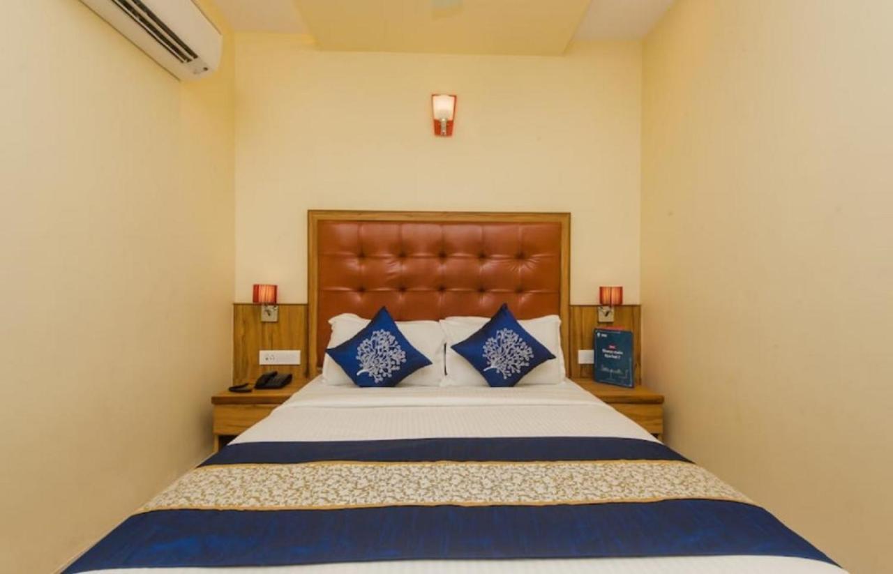 Aster Hotel Near Mumbai Airport Екстер'єр фото